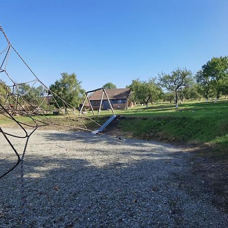 Kinderuni Bekokten Barcut Esterno foto
