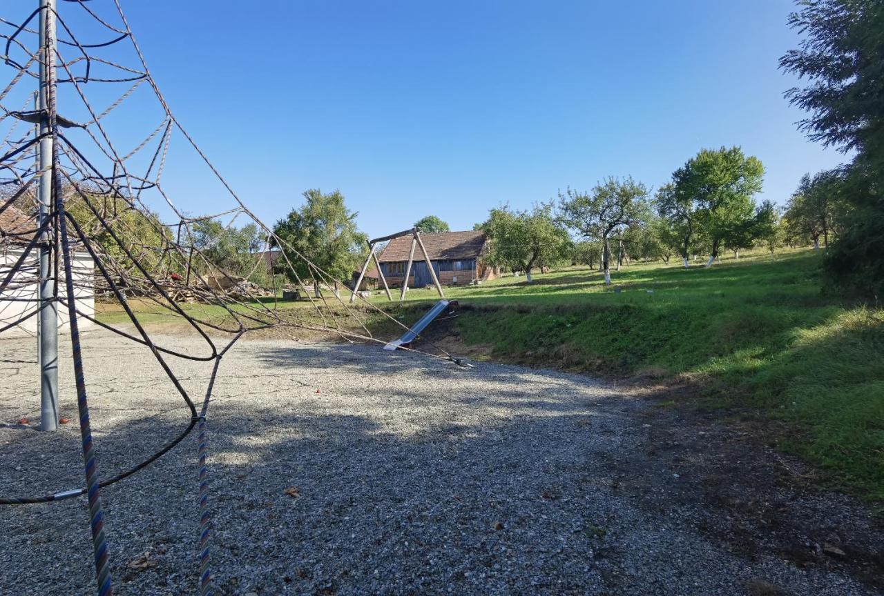 Kinderuni Bekokten Barcut Esterno foto